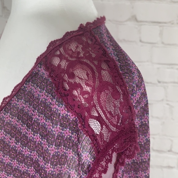 ROUTE 66 Sheer Floral Lace Trim Top Size Large - Picture 5 of 11